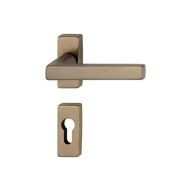 Garnitures pour portes à profil