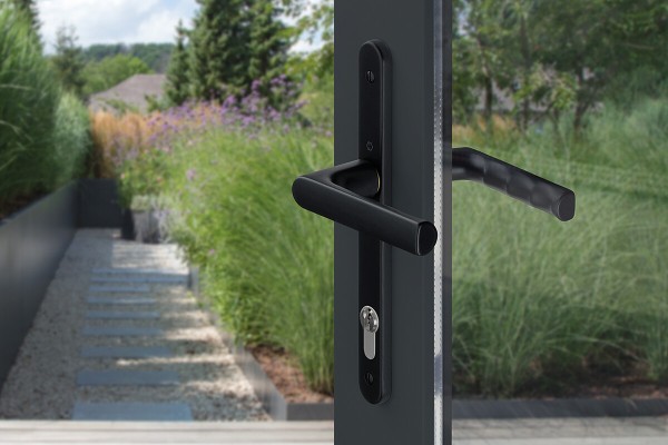 Garnitures pour portes à profil