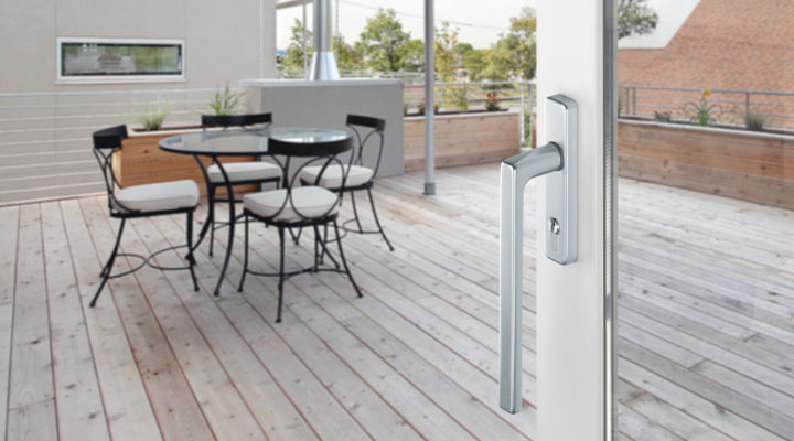 Les poignées pour portes-fenêtres et terrasse ont le vent en poupe.