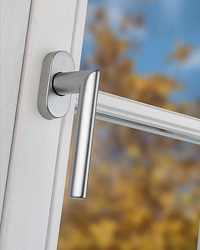 Tür- und Fenstergriffe werden bei HOPPE praxisbezogen an den Produktträgern geprüft