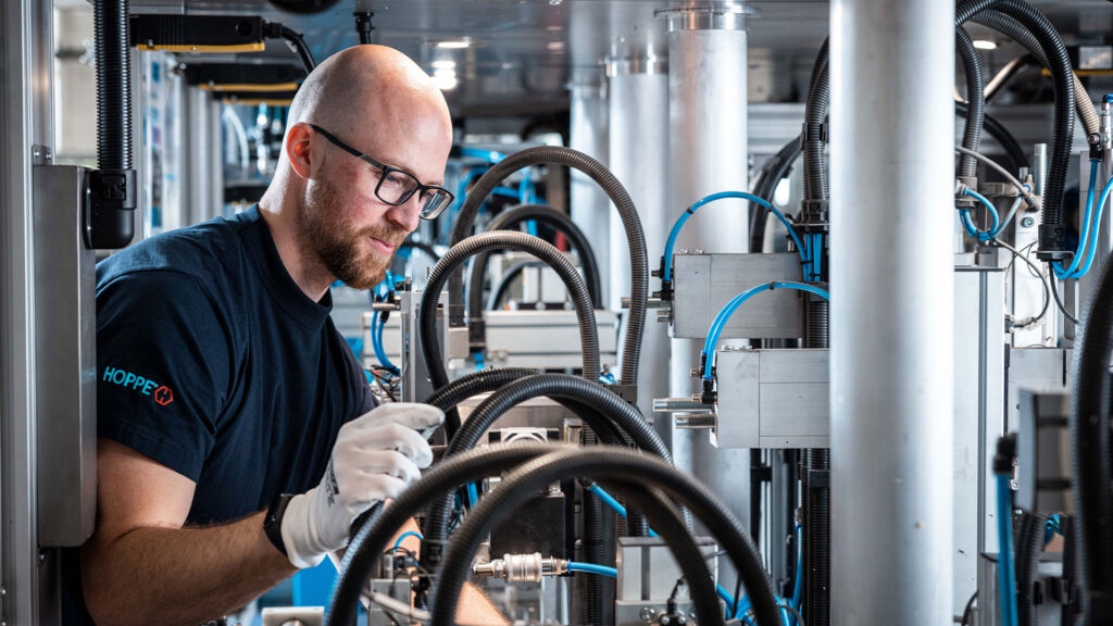 Stellenangebot HOPPE: Elektroniker (m/w/d) für Betriebstechnik Stellenangebot HOPPE: Elektroniker (m/w/d) für Betriebstechnik