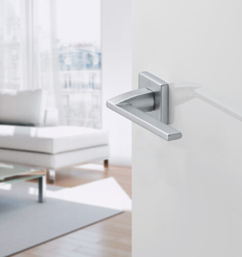 Juego de manillas HOPPE para puertas interiores, línea Bergamo, F41-R cromo satinado – Resista Juego de manillas HOPPE para puertas interiores, línea Bergamo, F41-R cromo satinado – Resista