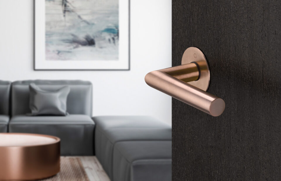 Juego de manillas HOPPE para puertas interiores, línea Amsterdam, F84-1-R aspecto cobre satinado – Resista Juego de manillas HOPPE para puertas interiores, línea Amsterdam, F84-1-R aspecto cobre satinado – Resista