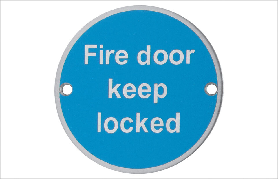 AR901 Fire door keep locked sign