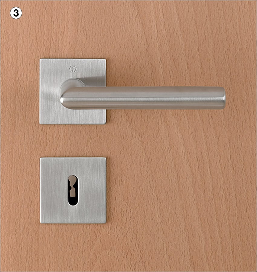 HOPPE Quick-FitPlus sets completely cover the old traces of fittings.