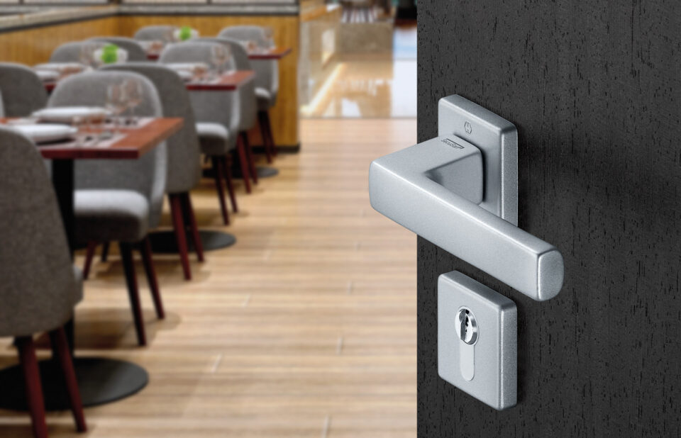 HOPPE krukgarnituur, serie Toulon, F1-2-S mat aluminium zilverkleurig – SecuSan