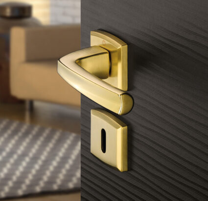 HOPPE brass handle set for interior doors, Acapulco series, F78-1-R light satin brass coloured – Resista
