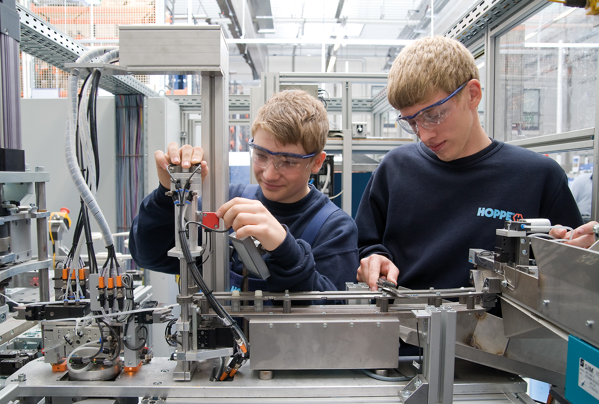 HOPPE internships and theses (1)